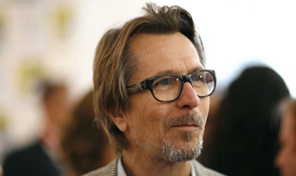 Gary Oldman vuelve de villano